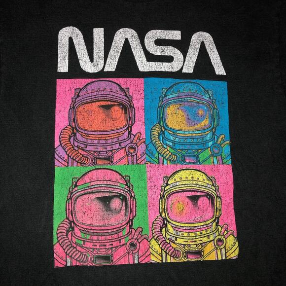 Men’s Vintage ‘NASA’ Astronaut Graphic Tee - Picture 3 of 4